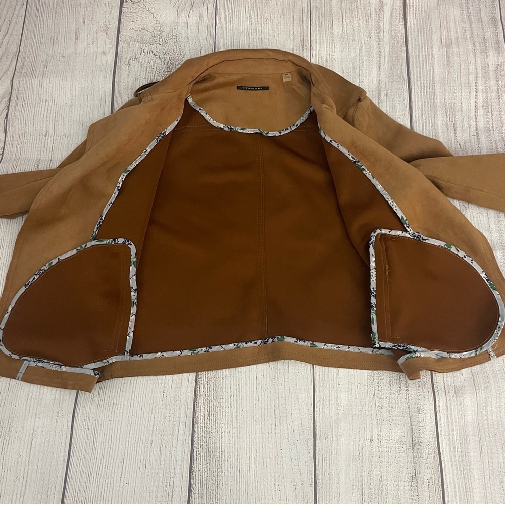 T TAHARI Women’s Camel Faux Suede Moto Style Blazer with Pockets Size Medium - Picture 7 of 10
